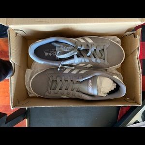 Men’s/Youth Boy’s Adidas Size 7.5 Daily 2.0.
